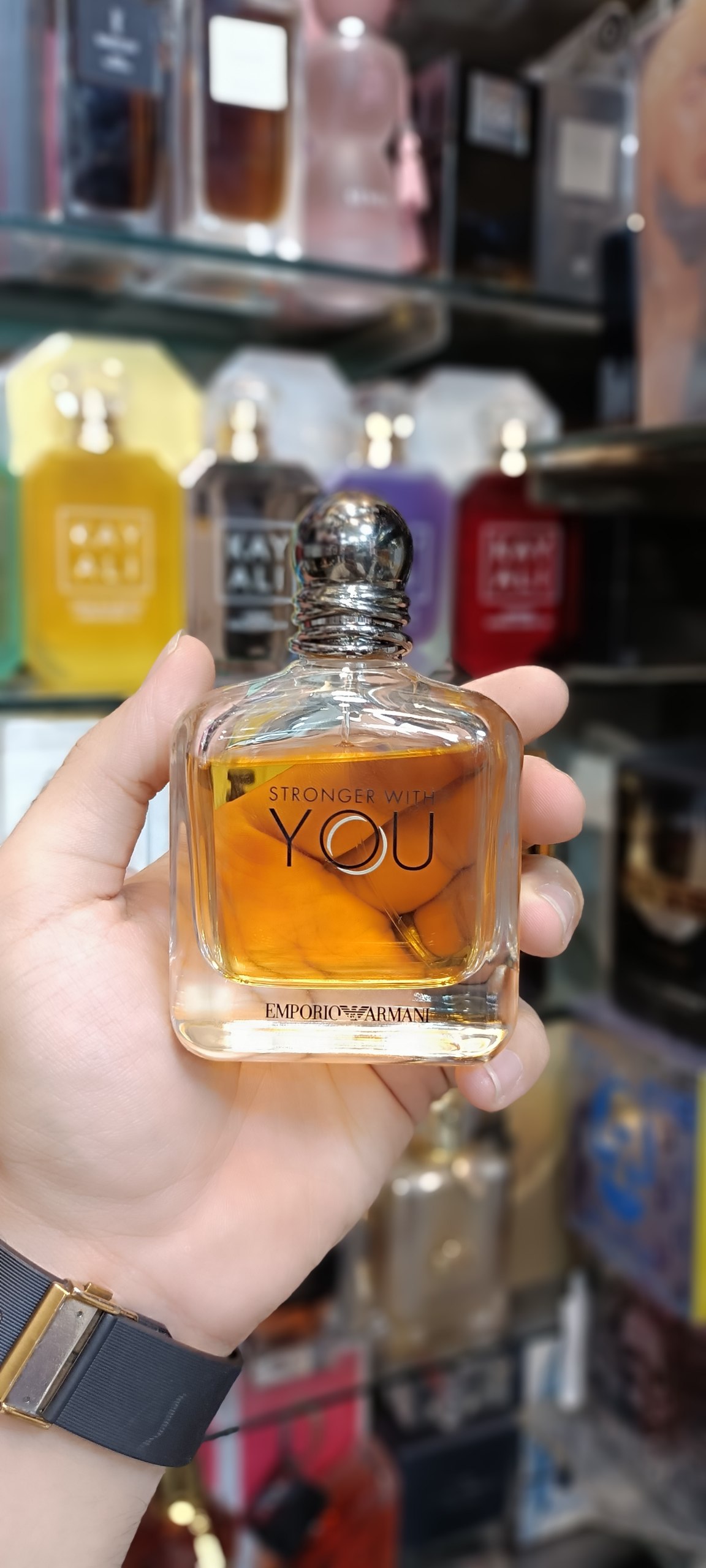 عطر استرانگر ویت یو